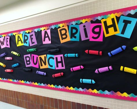 Beginning of the year bulletin board! ❤️💜🧡💛💚💙 super cute and easy to do! Found this template from @sarajcreations #begginingoftheschoolyear… Cool Bulletin Boards, School Bulletin Board Ideas, Bulletin Boards Theme, Interactive Bulletin Boards, Summer Bulletin Boards, Reading Bulletin Boards, Bulletin Board Design, Creative Teaching Press, Preschool Bulletin