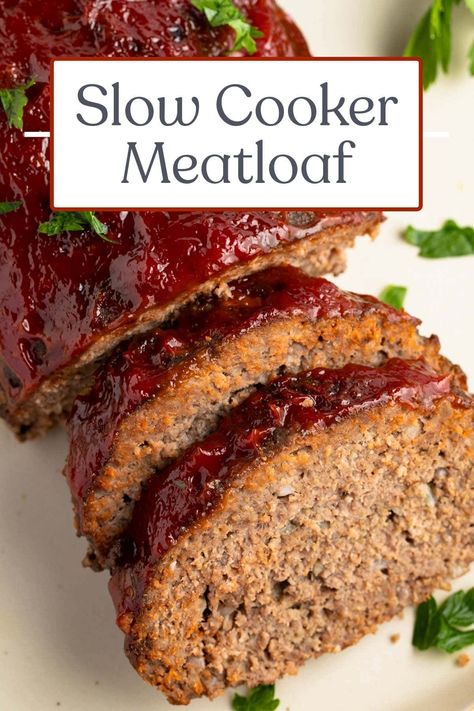 Recipe Meatloaf, Crockpot Meatloaf Recipes, Crockpot Meatloaf, Slow Cooker Meatloaf, How To Cook Meatloaf, Meatloaf Ingredients, Classic Meatloaf Recipe, Brown Hairstyles, Classic Meatloaf