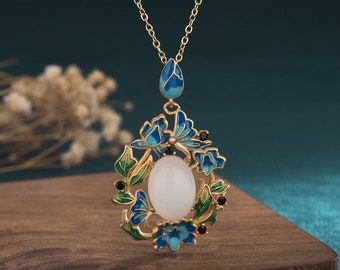 Hot Necklaces, Flower Retro, Hetian Jade, Magical Jewelry, Chains Necklaces, Geometric Pendant, Enamel Flower, Fantasy Jewelry, Jade Pendant