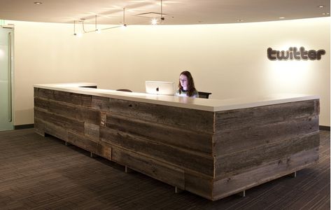 reclaimed-wood-reception-desk-twitter - Home Decorating Trends - Homedit Home Office Wood, Wood Reception Desk, Desk Tags, Office Wood, Wood Desks, Reception Desk Design, Reception Desks, Reception Counter, Ikea Shelves