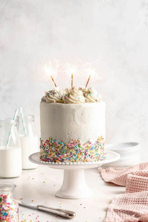 Sprinkles Birthday Cake, Perfect Chocolate Cake, White Birthday Cakes, White Cake Recipe, 16 Cake, Sweet 16 Cakes, Confetti Cake, Sprinkle Cake, Funfetti Cake