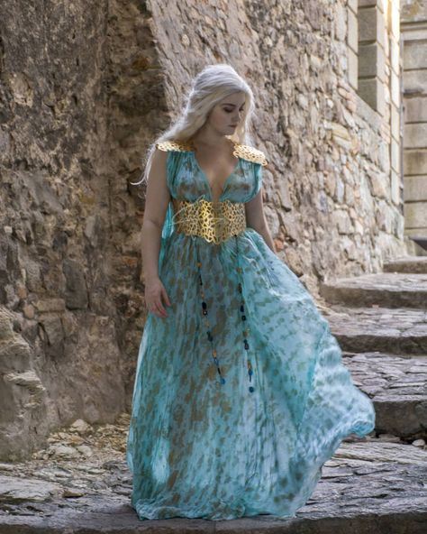 Khaleesi Outfits, Atlantis Theme, Vivi Cosplay, Daenerys Targaryen Costume Halloween, Khaleesi Cosplay, Daenerys Targaryen Outfits, Khaleesi Costume, Daenerys Targaryen Dress, Daenerys Targaryen Costume