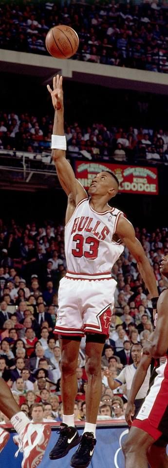 Scottie Pippen posts 24 pts, 10 ast & 9 reb as the Chicago Bulls take Game 1 of the NBA Finals Basketball Aesthetic, Basket Nba, Basketball Photos, School Basketball, Scottie Pippen, Nba Pictures, Basketball Photography, Chicago Sports, Basketball Star