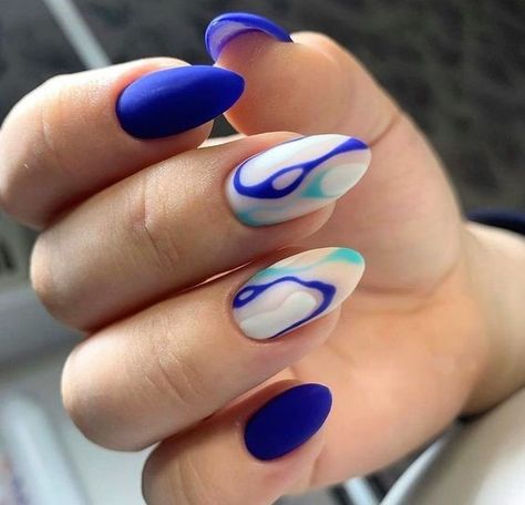 2024 Summer Short Nail Trends: Cute Designs, Inspo, and Colors for Gel and Acrylic Nails Chic Nail Ideas, Short Nail Trends, Popular Nail Shapes, Belle Nails, Taupe Nails, Subtle Nail Art, Simple Nail Art, Subtle Nails, Summer Manicure