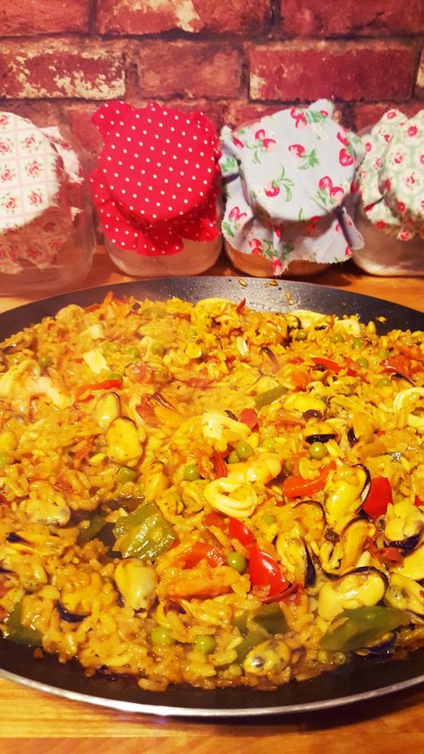 Mixed Seafood, Spicy Seafood, Seafood Dish Recipes, Spanish Paella, Seafood Mix, Seafood Paella, Paella Recipe, Frozen Seafood, To My Husband