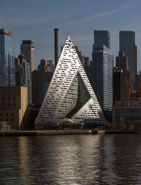 The Best Architecture in New York of 2016 - The New York Times Architecture Cool, Architecture Antique, Architecture Unique, New York Architecture, Modern Architecture Building, Unusual Buildings, Bjarke Ingels, Tall Buildings, Amazing Buildings