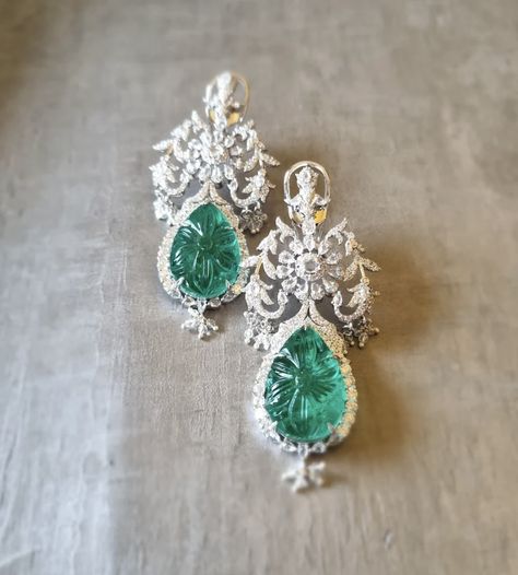 Carved Emerald, Ear Cuff Jewelry, Diamond Jewelry Earrings, Jewelry Design Drawing, Cuff Jewelry, Diamond Jewelry Designs, Emerald Necklace, Jewel Box, Diamond Hoop Earrings