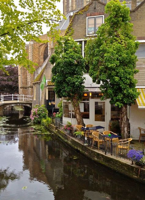 10 most beautiful towns in Netherlands - Living + Nomads – Travel tips, Guides, News & Information! Delft Netherlands, Holland Netherlands, Netherlands Travel, Voyage Europe, Pretty Places, Places Around The World, Delft, Travel Around The World, Wonderful Places