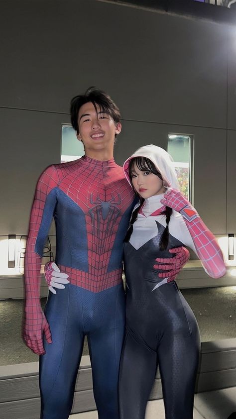 Spiderman Halloween Costume, Cute Couples Costumes, Matching Halloween Costumes, Spiderman Costume, Spiderman Cosplay, Couples Halloween Outfits, Duo Halloween Costumes, Halloween Party Outfits, Cute Couple Halloween Costumes