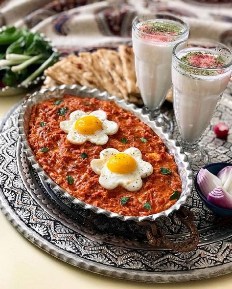 Iran Nostalgia, Persian Breakfast, Persian Dinner, Food Iran, Food Persian, Nice Meals, Persian Food Iranian Cuisine, Arabian Party, Iranian Style