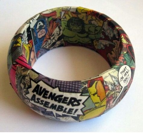 Avengers Avengers Bracelet, Comic Book Crafts, Avengers Clothes, Avengers Crafts, Book Bracelet, Nerd Wedding, Comic Clothes, Avengers Outfits, Old Comic Books