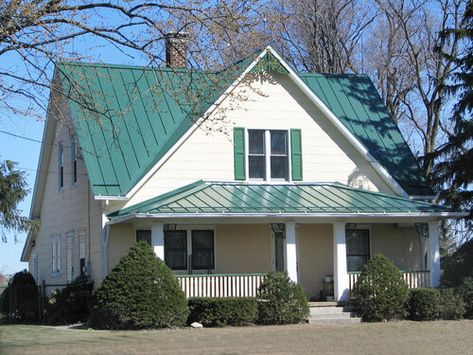 Green Metal Roof Houses Color Combos, Green Metal Roof Exterior Colors, Green Metal Roof, Tiny House Remodel, Green House Exterior, Green Roof House, Metal Roof Houses, Cabin Renovation, Craftsman Homes