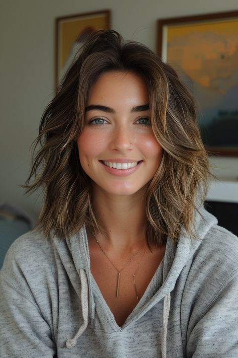 Shaggy Mid Length Hair Side Part, Lob Haircut Middle Part, Shaggy Hair For Fine Hair, Midlength Hairstyles Side Part, Mid Length Hair With Choppy Layers, Shag Hairstyles Side Part, Mid Length Textured Haircut, Medium Side Part Haircut Women, Lob With Fringe Fine Hair