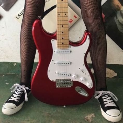 Grunge Guitar Aesthetic, Jirou Aesthetic, Requiem Of A Dream, Grunge Guitar, Guitar Aesthetic, Aquarius Rising, Music Signs, Music Is My Escape, Aesthetic Red