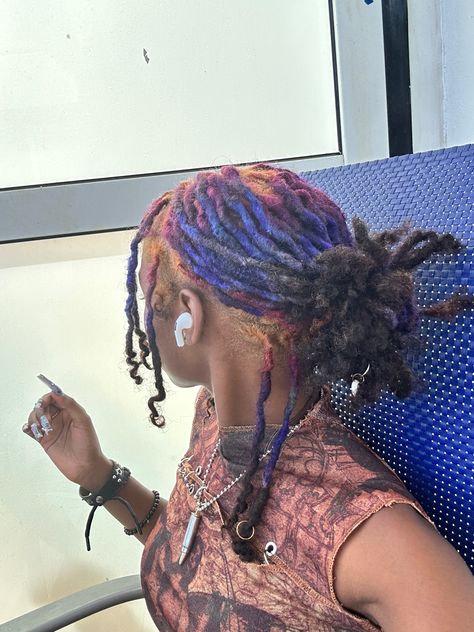 Locs Dye Ideas, Multicolored Locs, Loc Dye Ideas, Colorful Locs, Loc Colors, Colored Locs, Short Loc Styles, Big Box Braids Hairstyles, Short Locs Hairstyles