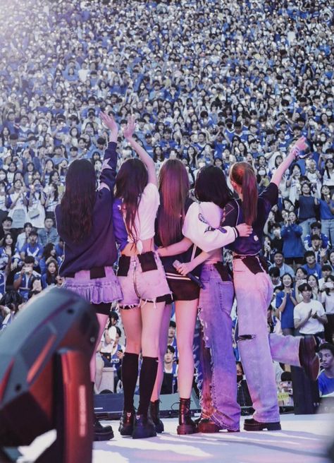 Yonsei University, Concert Aesthetic, Group Pictures, Blue Flames, Group Photos, Kpop Wallpaper, Kpop Girl Groups, Kpop Groups, Pop Group