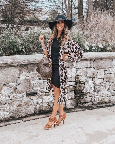 Leopard Kimono Outfit, Black Dress With Kimono, Dress With Kimono Outfits, Kimono Dress Outfit, Summer Kimono Outfit, Kimono Styles, Dress With Kimono, Leopard Kimono, Kimono Outfits