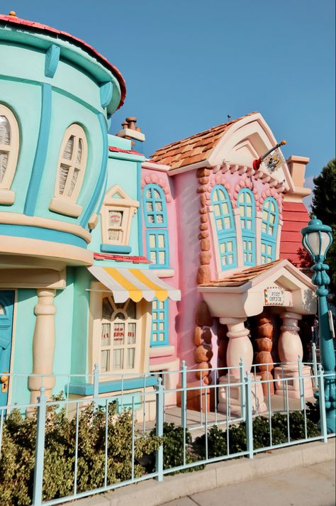 Toon town Disney Toon Town, Toontown Aesthetic, Disney Games, Travel Brochure, Mini Golf, Girl's Room, Theme Park, Bird Houses, Disneyland