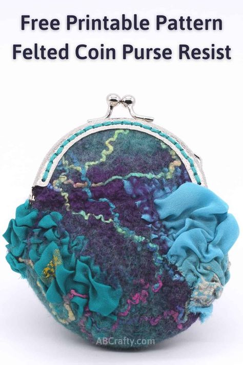 Felted Coin Purse and Free Pattern | Step by Step Instructions - AB Crafty Addi Knitting Machine, Coin Purse Pattern, Wool Purse, Coin Purse Tutorial, Coin Purse Keychain, Wet Felting Projects, Purse Tutorial, Wet Felt, Wool Crafts