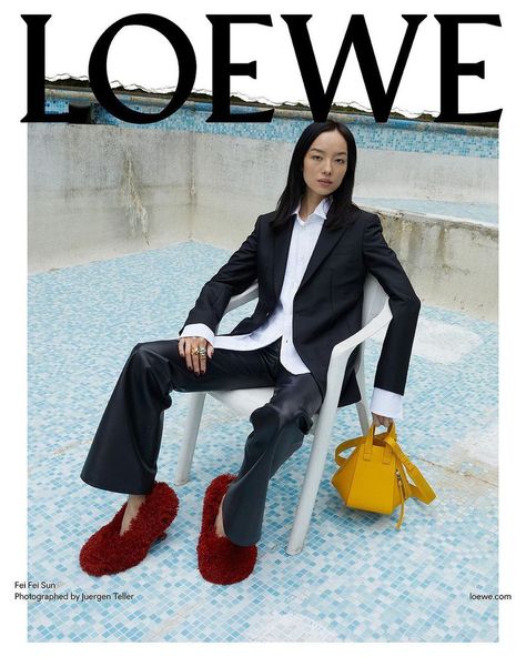 Loewe Pre-Spring 2024 Campaign Quiet Luxury Editorial, Loewe Brand Identity, Best Fashion Campaigns, Loewe Photoshoot, Loewe Editorial, Crocs Campaign, Jacquemus Ad, Loewe Moodboard, Loewe Photography