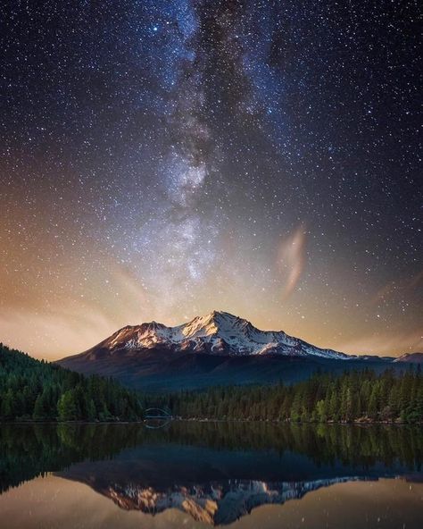 Milky Way over Mt. Shasta. Photo by Micah Burke Mountain Night View, Mt Shasta Spiritual, Starry Night Mountains, Milky Way Mountains, Montana Night Sky, Spiritual Photos, Beautiful Night Sky, Mt Shasta, Mount Shasta