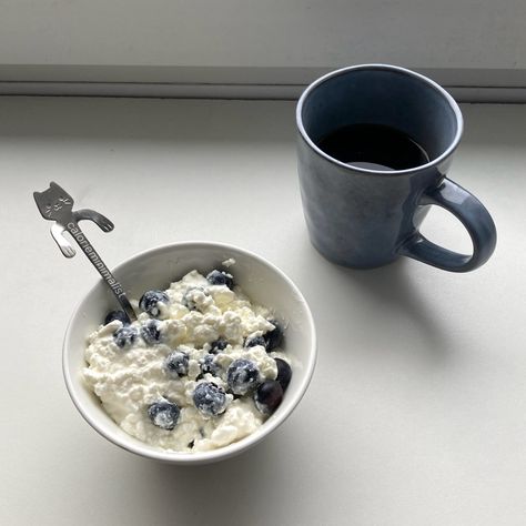 Cottage Cheese And Yogurt, Blueberry Food, Healthy Food Dishes, Healthy Food Motivation, Food Is Fuel, Healthy Dessert Recipes, Food Obsession, Interesting Food Recipes, Pretty Food