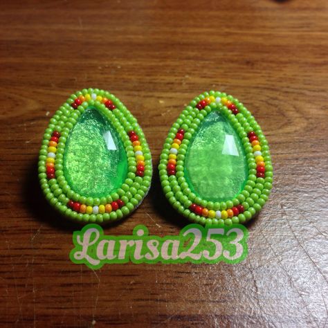 Green earrings #love #earrings #green #colors #beaded #beadwork #handmade #LPDCreations #beadedcreations #jewelry #fashion #native Green Beaded Earrings Native American, Walkin Closet Ideas, Native American Beadwork Earrings, Mint Green Bedroom, Beadwork Ideas, Native Earrings, Beaded Earrings Native, Beadwork Embroidery, Native Beadwork