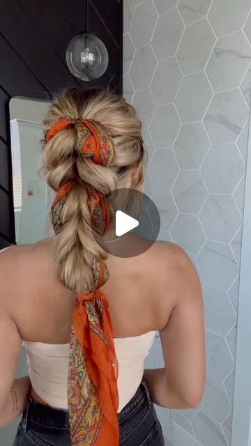 Beach Hair Bandana, Braid Hair With Scarf, Scarf With Braids Hairstyles, Hair Bandana Styles, Scarf Braid Hairstyles, Hairstyles With Bandanas, Braids With Hat, Hairstyles With Scarf, Scarf In Hair