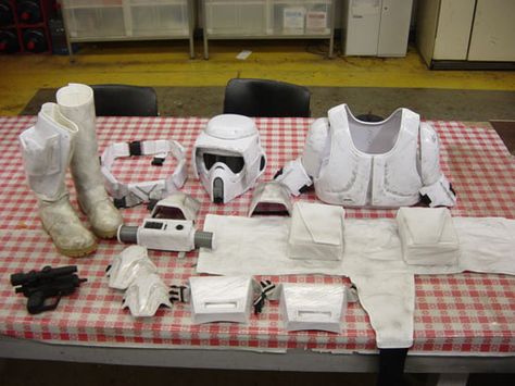 Nice checklist of the components for a Biker Scout (Scout Trooper) costume Scout Trooper Costume, Star Wars Helmet, 501st Legion, Star Wars Costumes, Star Wars Figures, Cosplay Diy, Hats For Sale, Star Wars Memes, Diy Costumes