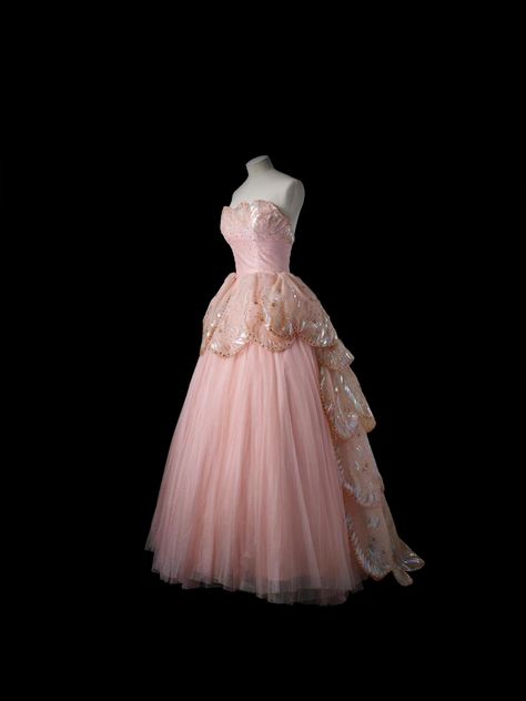 Fashions From History Dior Pink, Evening Wear Dresses, Dior Dress, Afternoon Dress, Venus Dresses, Silk Tulle, Costume Institute, Vintage Couture, Dior Couture