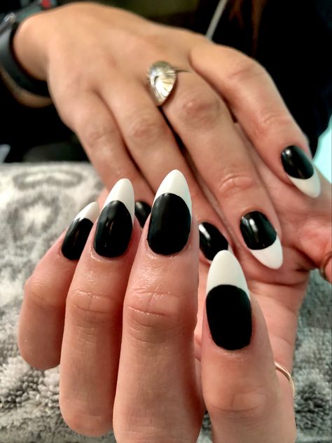 Black Nail With White Tip, White With Black Tip Nails, Black Base White French Tip, Red Black And White French Tip Nails, Black Nail White French Tip, White Nails Black French Tip, Black With White French Tip Nails, Black And Silver Nails French Tip, Black Nails White French Tip