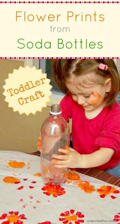 Flower Prints from Soda Bottles -- easy toddler craft Easy Toddler Crafts, Toddler Craft, Toddler Class, Children Education, Seltzer Water, Toddler Classroom, Cadeau Parents, Spring Preschool, Easy Toddler