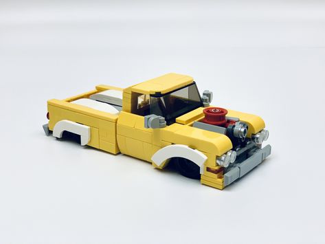 https://flic.kr/p/2kj1oZr | Slammed truck Lego Futuristic Vehicles, Lego Pickup Truck, Lego Off Road Vehicles, Lego Apocalypse Vehicles, Lego Tow Truck, Lego Minifigure Display, Lego 4, Easy Lego Creations, Lego Club