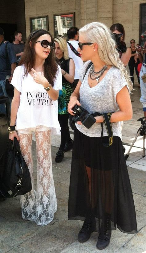 NYFW Streetstyle lace pants in vogue we trust tee. Love my lace pants. So into my Bohemian looks! 70s Lace Pants, Lace Pants Street Style, White Lace Pants Outfit, Lace Pants Outfit, White Lace Pants, Flares Outfit, Lace Clothes, Quilted Dress, 2010 Fashion