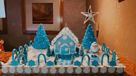 Gingerbread ideas, blue themed, amazing gingerbread , Christmas wonderland Blue And White Gingerbread House, Blue Gingerbread House, White Gingerbread House, Blue Foods, White Gingerbread, Homemade Gingerbread House, Xmas Baking, Homemade Gingerbread, Gingerbread House Parties