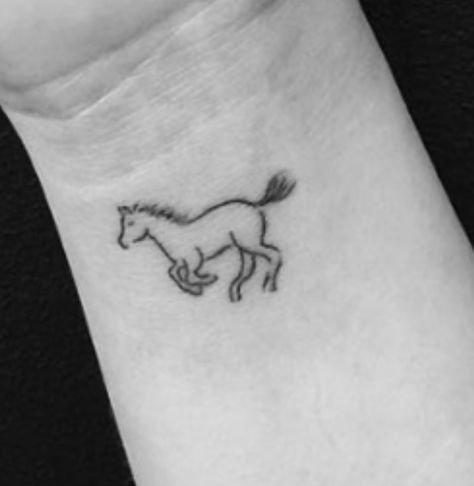 Horse Running Tattoo, Horse Tattoos For Women, Minimalist Horse Tattoo, Small Horse Tattoo, Tattoos For Women Arm, Horse Doodle, Tattoos Spine, Western Tattoo, Tattoo Horse