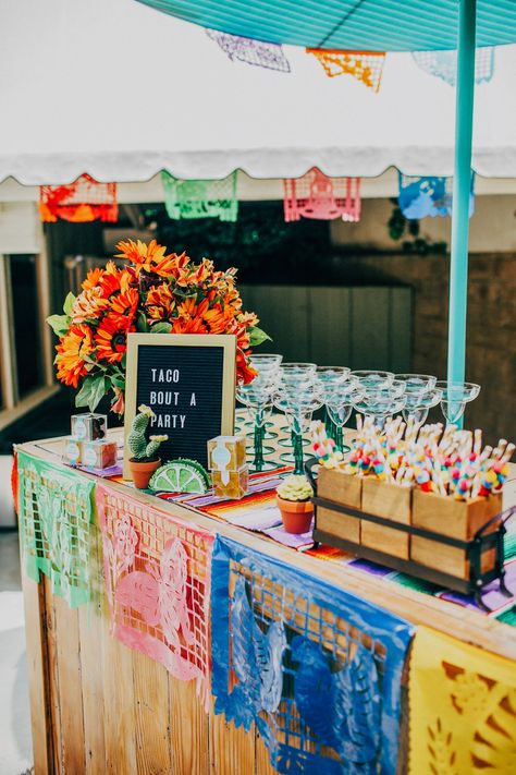 Mexican Inspired Party Decor, Mexican Chic Party Decor, Fiesta Party Aesthetic, Mexican Fiesta Party Table Decor, Let’s Fiesta Party, Fiesta Theme House Warming Party, 65th Birthday Fiesta, Taco Bout A Party Decorations, Mexican Modern Party