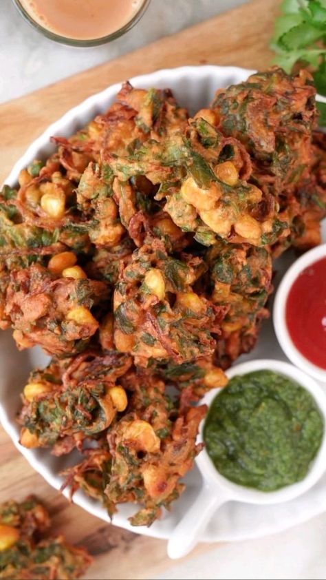 Palak Pakodas perfect the weather 😍 in 2022 | Indian vegetable recipes, Vegetarian snacks recipes, Spicy recipes Indian Vegetable Recipes, Food Recipes Vegetarian, Veg Snacks, Spicy Snacks Recipes, Healthy Indian Recipes, Pani Puri, Breakfast Recipes Indian, Vegetarian Fast Food, Indian Cooking Recipes