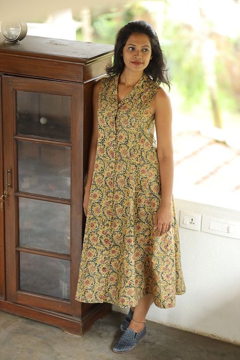 Printed Cotton Dress Pattern Indian, Cotton Aline Frocks For Women, Kalamkari Dress Designs Latest, Ajrakh Dresses, Sleeveless Kurti Designs, Ladies Frock Design, Cotton Dress Pattern, Frocks And Gowns, Simple Frock Design