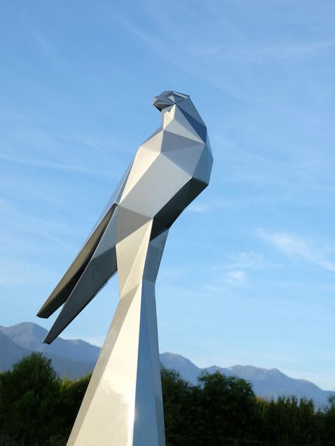 Ben Foster | Sculpture | New Zealand Fine Art Gallery Stainless Steel Sculpture, Sculpture Contemporary, Geometric Mountain, Polygon Art, Modelos 3d, Sculpture Metal, Steel Sculpture, Steel Art, Bird Sculpture