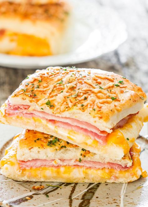 Ham and Cheese Pockets - completely homemade ham and cheese hot pockets! So good and delicious, your whole family will fall in love with these pockets! Ham And Cheese Pockets, Cheese Pockets, Mini Panini, California Rolls, Homemade Ham, Jo Cooks, Pizza Margherita, Hot Pockets, Bulgogi