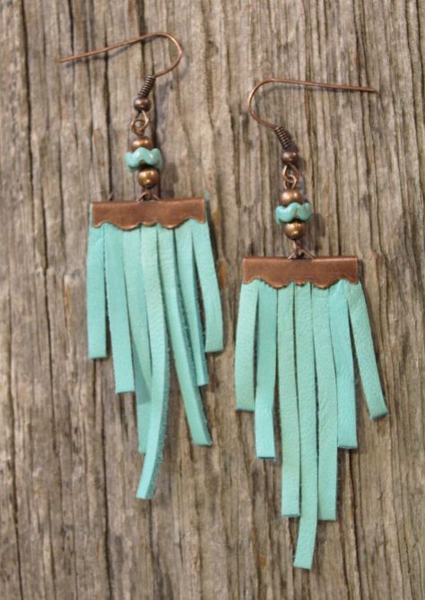 Turquoise Fringe Earrings - Etsy Western Leather Earrings, Suede Earrings, Diy Leather Earrings, Leather Jewelry Diy, Sac Diy, Raw Stone Jewelry, Beads Pictures, Turquoise Leather, Homemade Jewelry