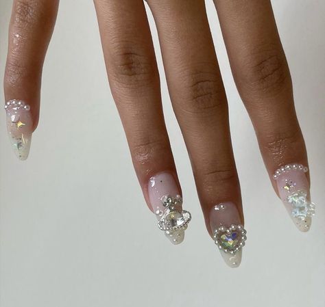 Vivienne Westwood Nails, Westwood Nails, Asian Nails, Romantic Nails, Pretty Gel Nails, Really Cute Nails, Pearl Nails, Almond Acrylic Nails, Shellac Nails