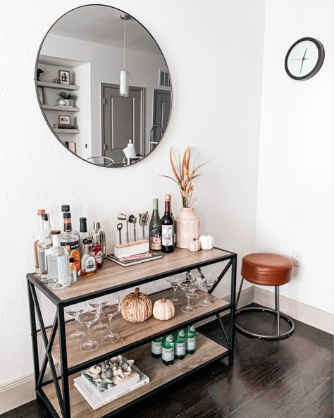 Bar Cart Ideas For Home Living Rooms, Living Room Bar Cart Ideas, Coffee And Bar Cart Ideas, Small Dining Room With Bar Cart, Bar Cart Dining Room Ideas, Dining Room Mini Bar, Dining Room With Bar Cart, Kitchen Bar Cart Ideas, Apartment Bar Cart Ideas