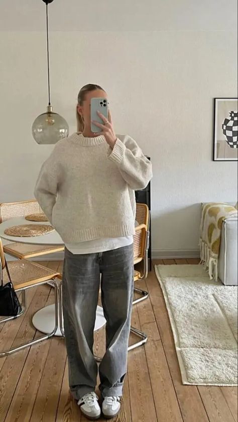 Winter Outfit Ideas 2024: Trends to Follow in Winter 2024 - RoyalDailyImages Outfit Ideas Cute, Looks Adidas, Outfit Ideas 2024, Adrette Outfits, Looks Pinterest, Mode Zara, Winter Outfit Ideas, Outfit Vintage, Uni Outfits