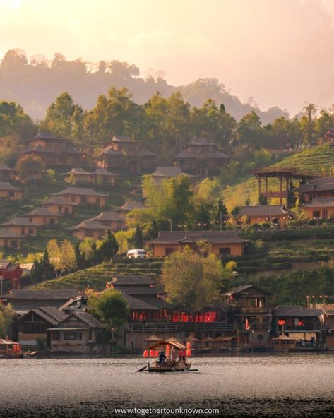 Ban Rak Thai sunset Mae Hong Son Loop, Thailand People, Pai Thailand, Travelling Thailand, North Thailand, Mae Hong Son, Incredible Nature, Thailand Adventure, Thailand Backpacking