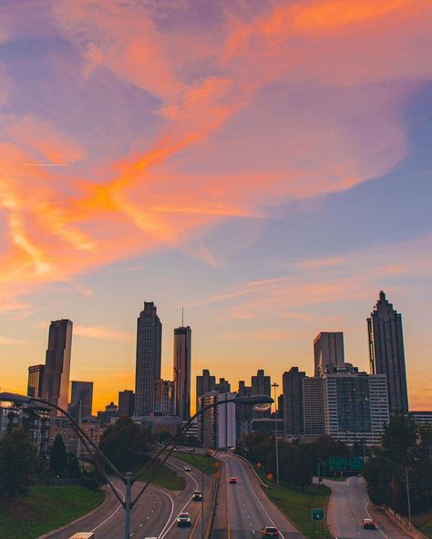 Atlanta Aesthetic, Sketch Reference, Atlanta Skyline, Atlanta Photography, Day And Time, City Photography, City Aesthetic, Seattle Skyline, Madagascar