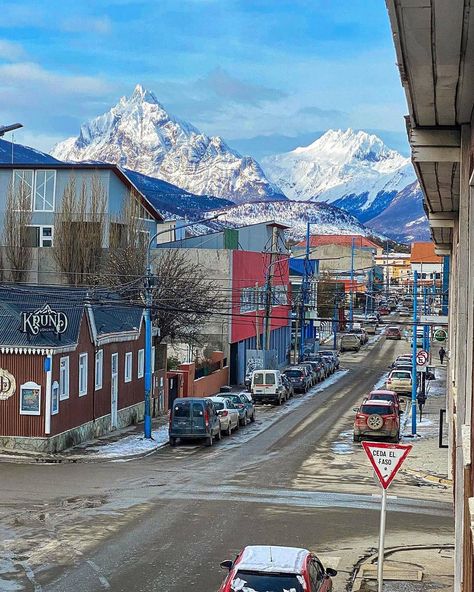 Ushuaia la ciudad del fin del mundo Tierra del Fuego Argentina Patagonia Chile, Enjoy Winter, Patagonia Argentina, Argentina Travel, Ushuaia, Paradise On Earth, People Of The World, Beautiful Places To Travel, Culture Travel