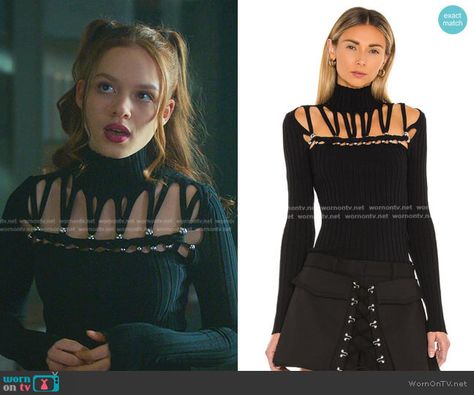 Beatrix’s black ribbed blaid sweater on Fate The Winx Saga. Outfit Details: https://wornontv.net/313944/ Rikki Chadwick Inspired Outfits, Beatrix Winx Saga, Beatrix Outfits Fate, Beatrix Winx Saga Outfit, Red Flare, Academia Outfits, Dark Outfits, Movies Outfit, Fabulous Clothes