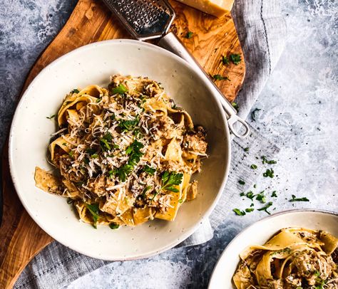 Pappardelle with Porcini Mushrooms and Sausages - Fresh Food Bliss Porcini Mushroom Pasta, Papperdelle Recipes, Mushroom Dishes, Porcini Mushroom, Dried Porcini Mushrooms, Pasta Making, Mushroom Dish, Porcini Mushrooms, Dinner Side Dishes